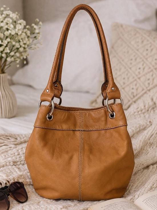 Tignanello Handbags - Tignanello Tan Leather Hobo Shoulder Bag Soft Pebbled Slouchy Everyday Purse